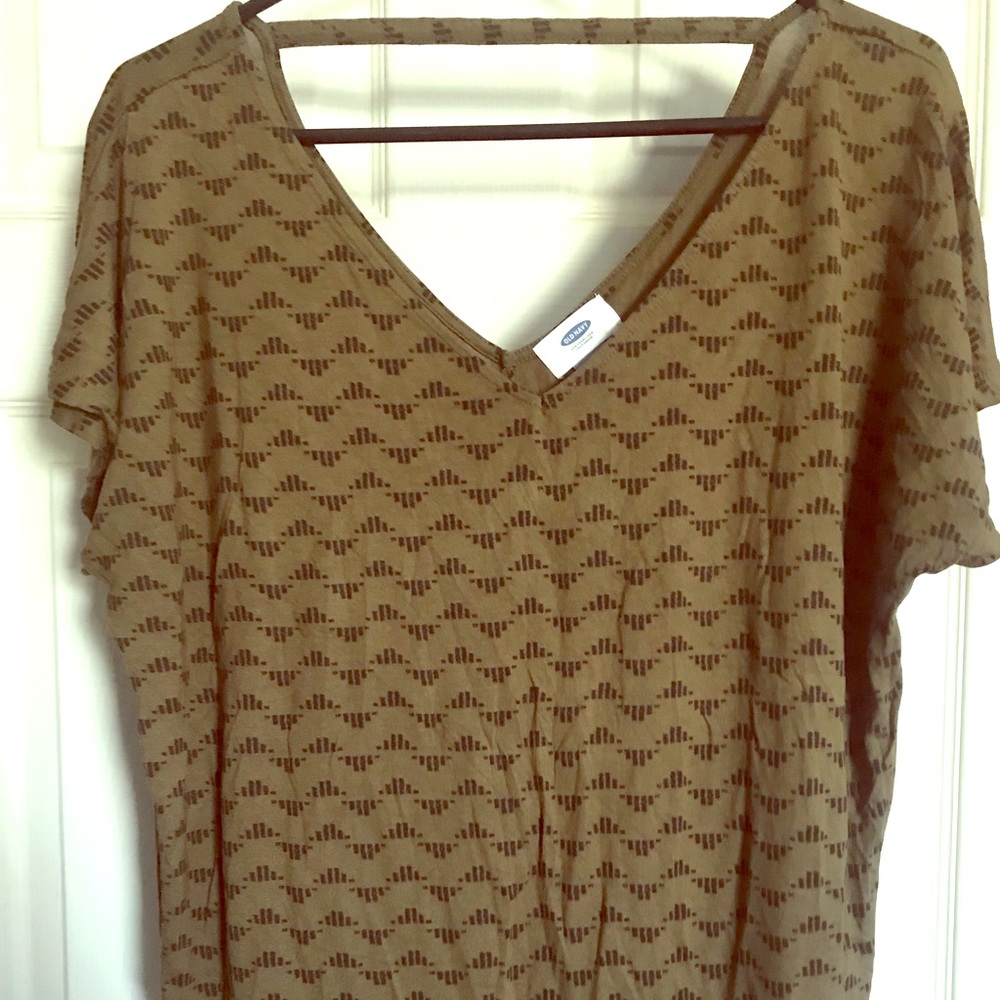 Old Navy V-Neck T-Shirt